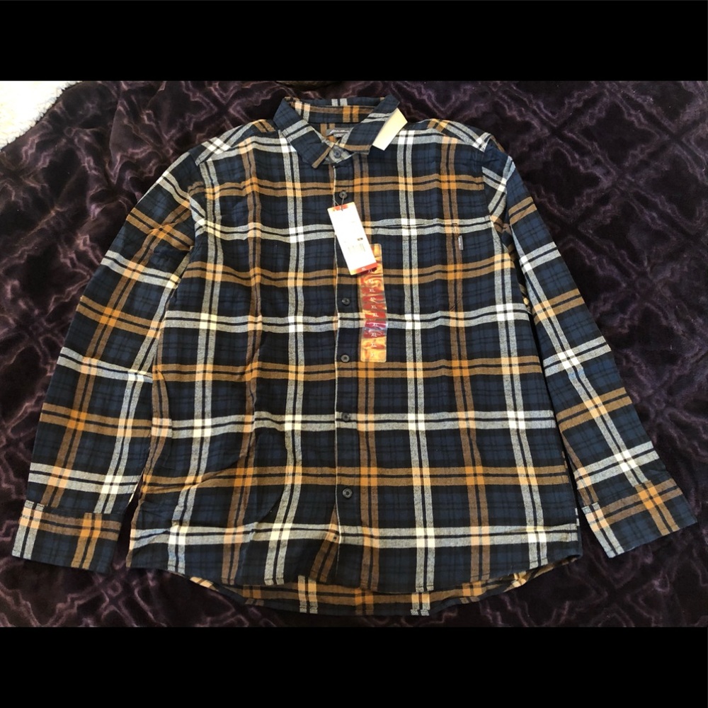 NWT! Men’s Eddie Bauer button down flannel shirt
